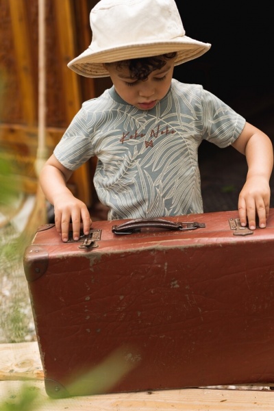 Футболка для мальчиков Koko Noko р.122 серо-зеленый T46800-37 