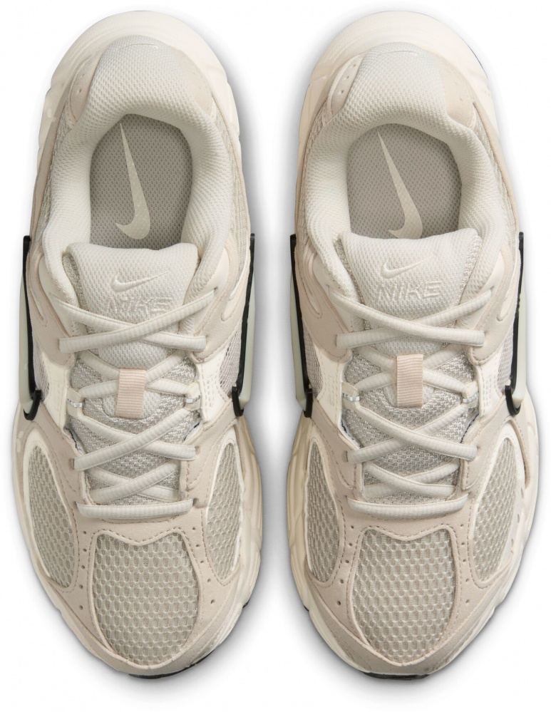 Кросівки Nike V5 RNR II6294-100 р.37,5