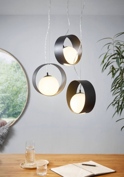 Світильник підвісний Eglo Камарго 3x40 Вт E14 чорний із білим 98441 