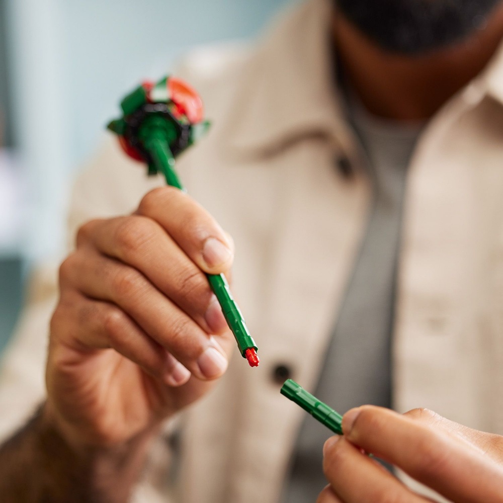 Конструктор LEGO Icons Букет роз 10328