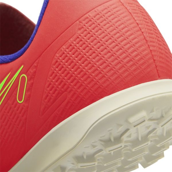 Сороконожки Nike JR VAPOR 14 CLUB TF CV0945-600 р. US 3,5Y красный