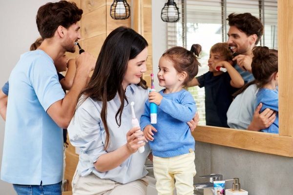 Электрическая зубная щетка Oral-B Frozen 100.413.2K