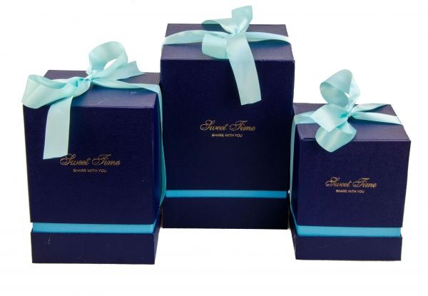 Коробка подарочная Кубик 136-2 16x16x22 см в цветовом ассортименте