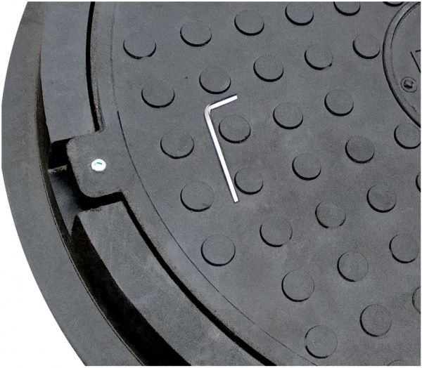 Люк каналізаційний ПОЛІМЕР-ТЕХБУД 770 мм 4,5 т з замком чорний