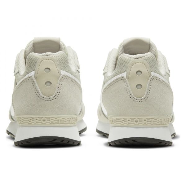 Кроссовки Nike Venture Runner CK2948-002 р.US 6 бежевый