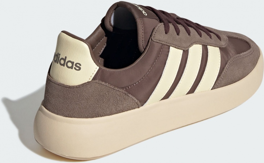 Кросівки чоловічі Adidas BARREDA DECODE EARSTR/WARVAN/SHABRN JR3519 р.42 2/3 коричневі