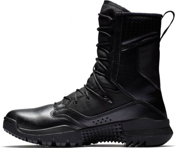 Ботинки Nike SFB FIELD 2 8 AO7507-001 р. 7,5 черный