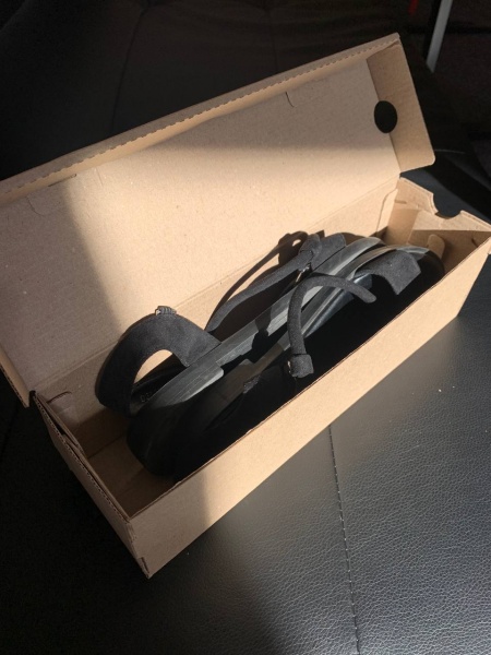 Картонная коробка для детской обуви 305x85x90 мм