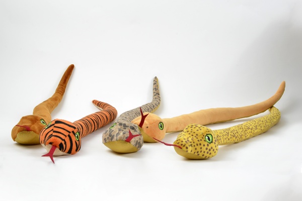 Мягкая игрушка WP Merchandise Змея Зоя 80 см в ассортименте FWPSHKZOYA23MT080