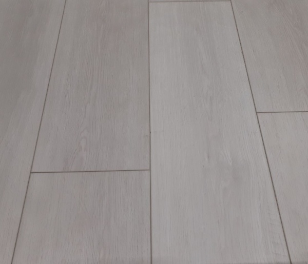 Ламинат водостойкий GROSS WALD SPC GWV 4V дуб флинт 150х1220х4 мм 