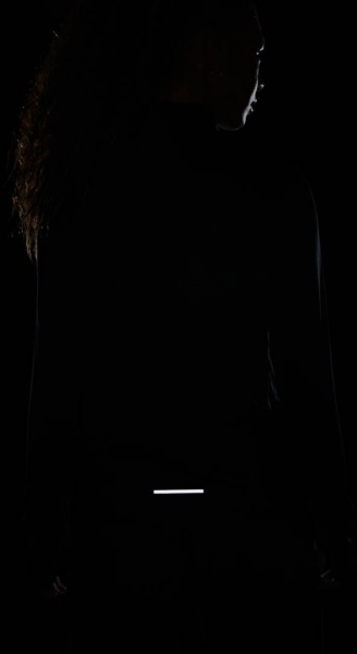 Джемпер Nike W NK SWIFT ELMNT DF UV HZ TOP FB4316-010 р.L чорний