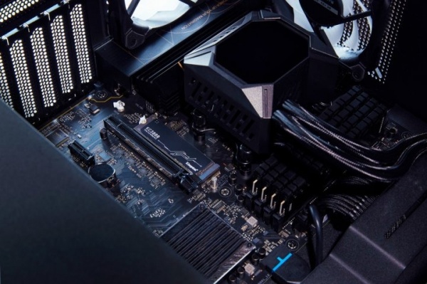 SSD-накопитель Kingston 2000GB M.2 PCI Express 4.0 x4 3D NAND (SKC3000D/2048G) 