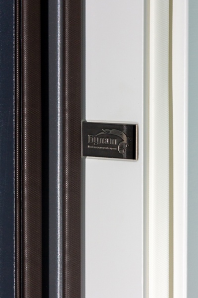 Дверь входная Булат Статус 245 графит матовый / белый супермат 2050x850 мм левая