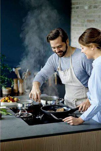 Сковорода CeraDur Plus Bratpfanne 28 см 00100258 WMF