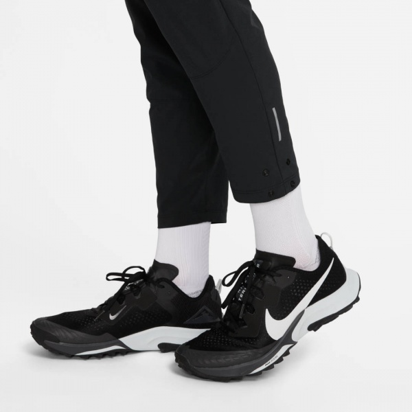 Брюки Nike M NK DF DAWN RANGE PANT DX0855-010 р. S черный
