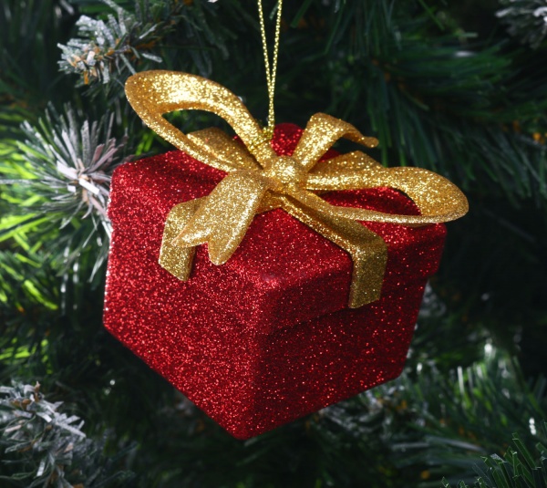 Підвіска Коробочка 3Д квадратна 6х6х4 см червоний