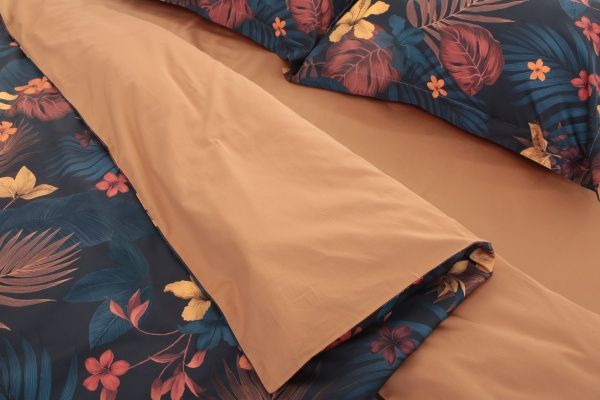 Комплект постільної білизни Night Flowers сімейний різнокольоровий 