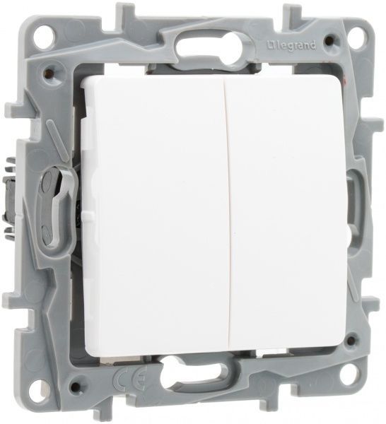 Переключатель проходной двухклавишный Legrand Etika с автомат. клемами без подсветки 10 А 250В IP20 белый
