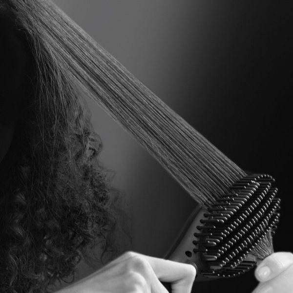 Щетка-выпрямитель Rowenta Powerstraight Karl Lagerfeld CF582LF0