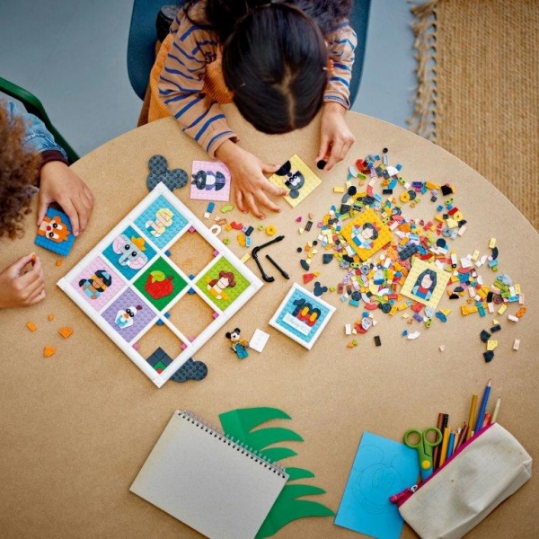 Конструктор LEGO Disney 100-та річниця мультиплікації Disney 43221