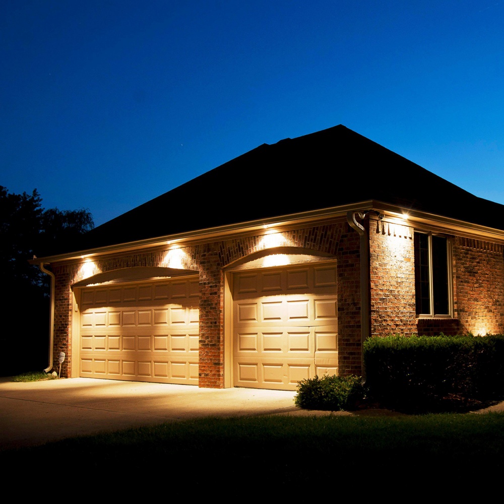 Прожектор светодиодный Eurolamp 100 Вт IP65 черный LED-FL-100(B)