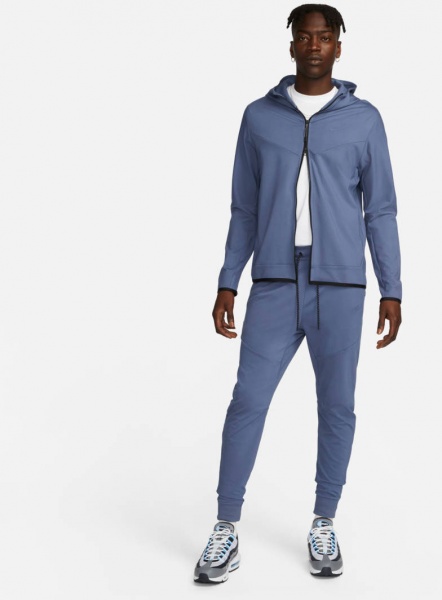 Брюки Nike M NK TECH LGHTWHT JGGR DX0826-491 р. M синий