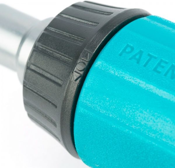 Отвертка Total с храповым механизмом + биты 12 шт. 13 шт. TACSD30136