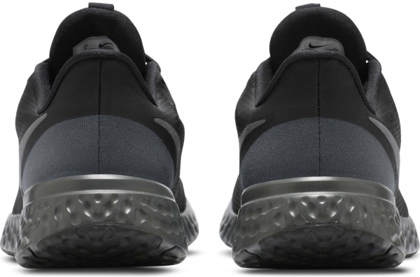 Кроссовки Nike NIKE REVOLUTION 5 BQ3207-001 р.US 5,5 черный