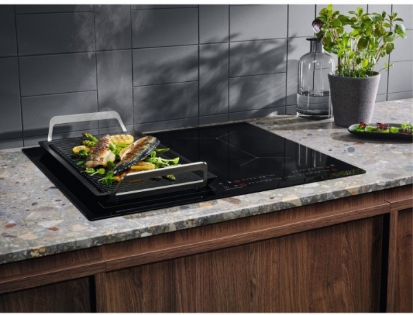 Варильна поверхня Electrolux EIS624