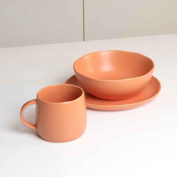 Тарелка глубокая Совершенство 18 см розовая MVM