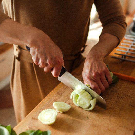 Нож сантоку Fiskars FF 1057536