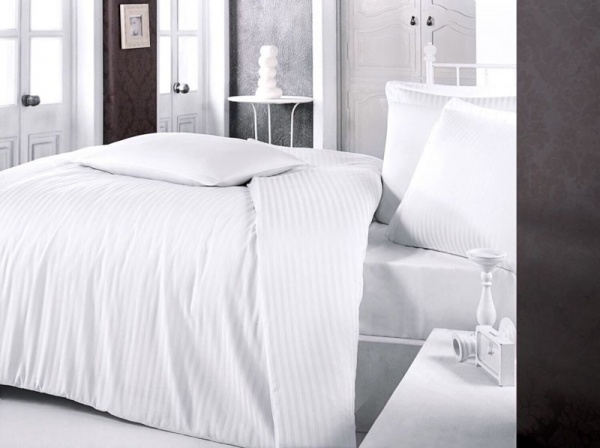 Комплект постільної білизни євро страйп-сатин білий 