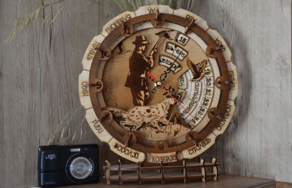 Годинник настільний Мисливець d25.5 см