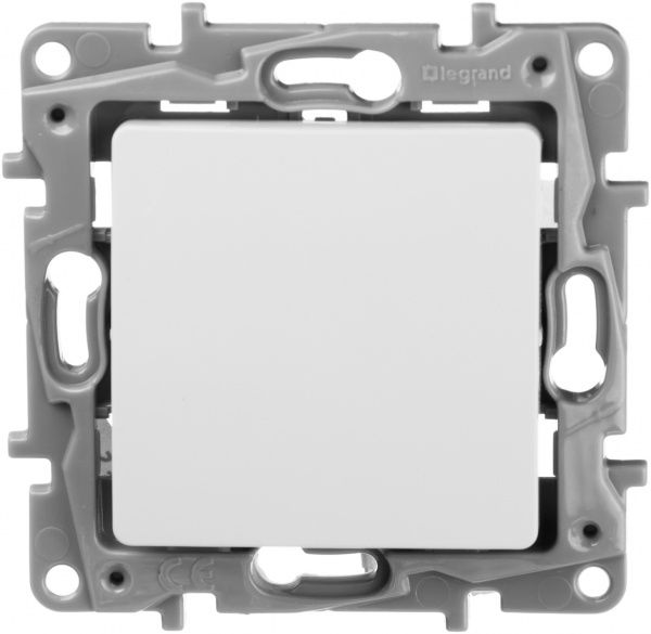 Вимикач одноклавішний Legrand Etika 672201 без підсвітки 10 А 230В IP20 білий