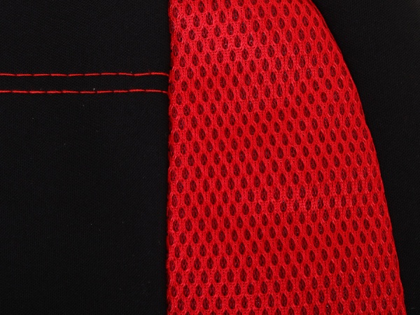 Комплект чехлов на сиденья универсальных AA2726-2 черный с красным