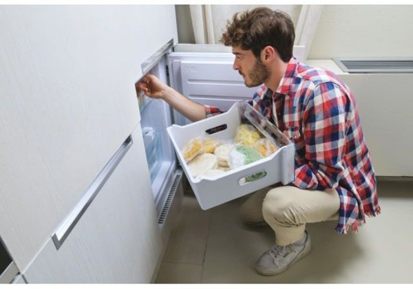 Встраиваемый холодильник Candy CBL3518EVW