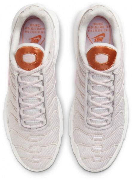 Кросівки Nike AIR MAX PLUS DD6612-001 р.37,5 чорний