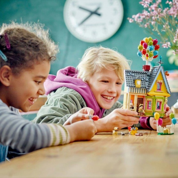 Конструктор LEGO Disney Pixar Будинок «Вперед і вгору» (43217)