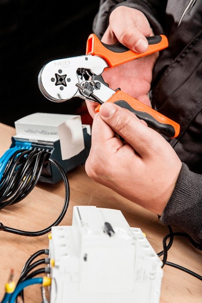 Клещи обжимные для телефонных наконечников 2 - 3.2 мм NEO tools 01-507