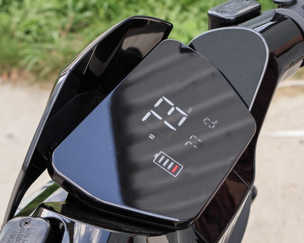 Электроскутер Maxxter ECLIPSE (Black), 2500 Вт