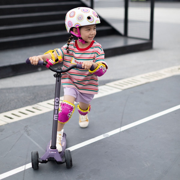 Самокат Micro Maxi PRO Deluxe разноцветный принт MMD091 