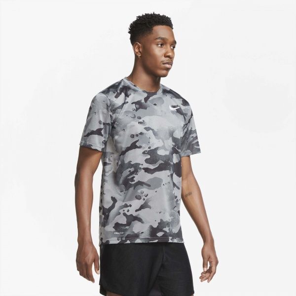 Футболка Nike M NK DRY TEE LEG CAMO AOP CU8477-084 S сірий