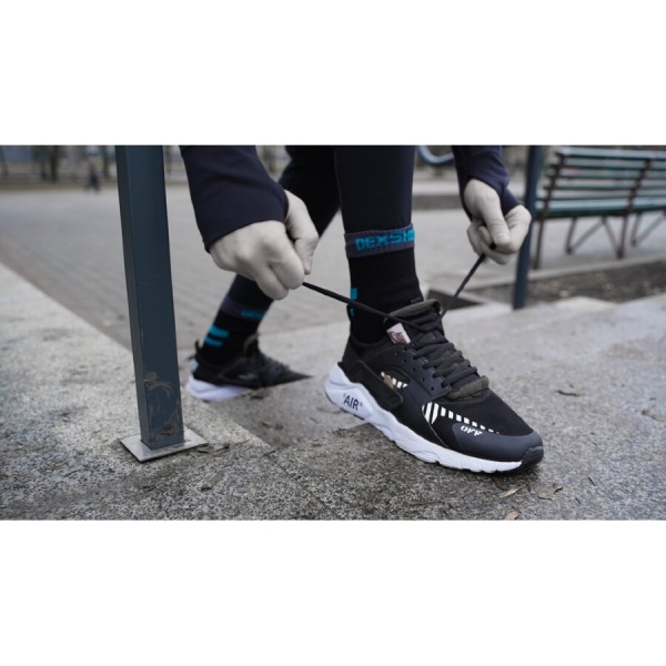 Носки Dexshell водонепроницаемые Running, p L, с голубыми полосами DS645ABLL р.43-46 [019] Black