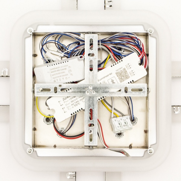 Люстра світлодіодна Luminaria 4Q550/90 100 Вт хром/білий LOOK RGB 100W CHROME 