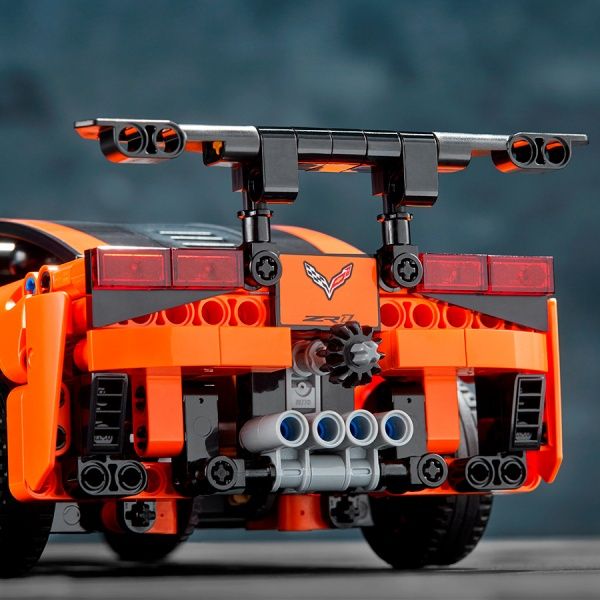 Конструктор LEGO Technic Chevrolet Corvette ZR1 42093
