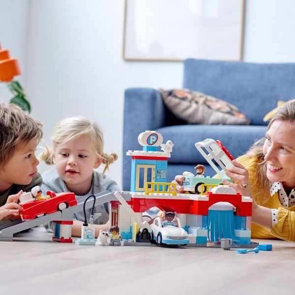 Конструктор LEGO DUPLO Гараж и автомойка 10948