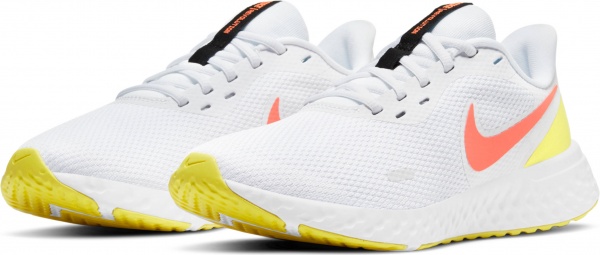 Кросівки Nike WMNS NIKE REVOLUTION 5 BQ3207-107 р.US 7 білий