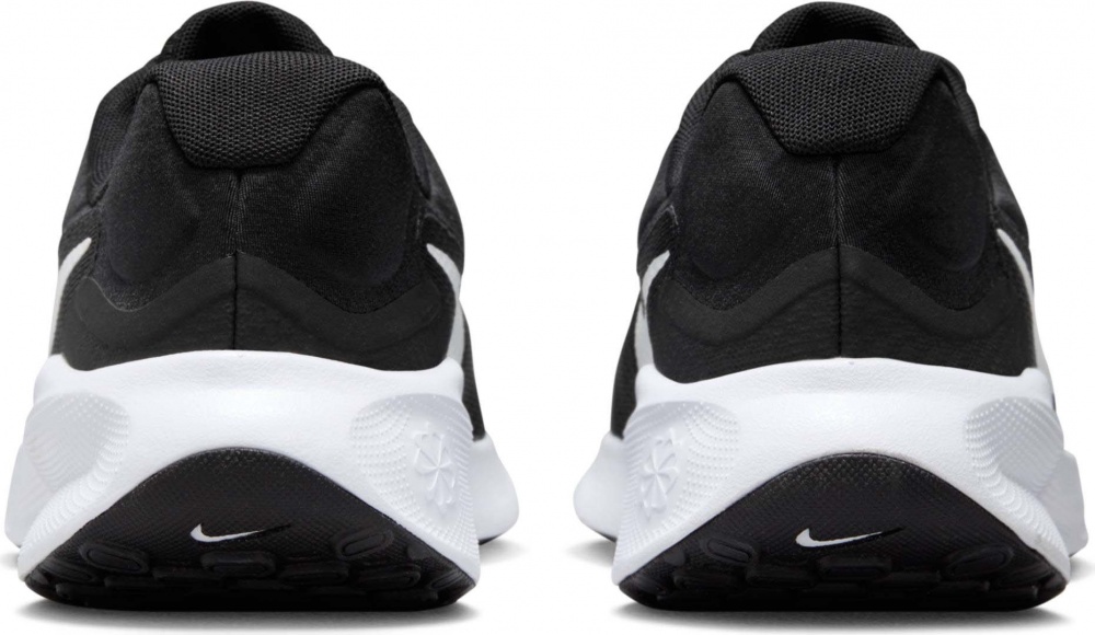 Кросівки чоловічі Nike REVOLUTION 7 FB2207-001 р.45 чорні