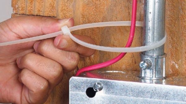 Стяжка кабельная 3M Scotchflex FS-200 A-C 200 х 2,5 мм 25 шт. белый 