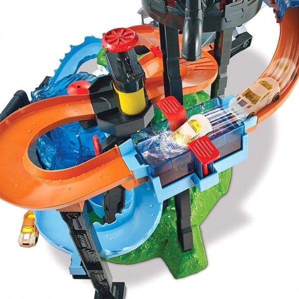 Трек Hot Wheels City Водонапорная башня FTB67